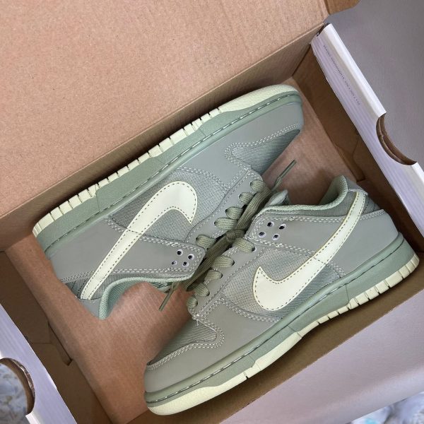 NIKE DUNK LOW OIL GREEN - Imagen 2
