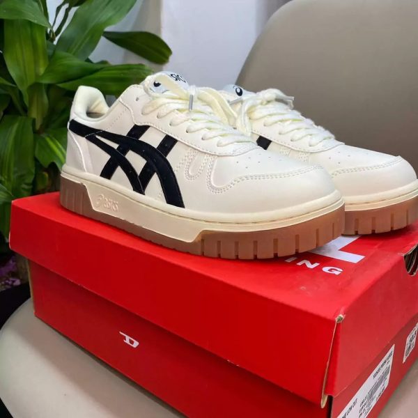 ASICS COURT MZ CREAM BLACK GUM