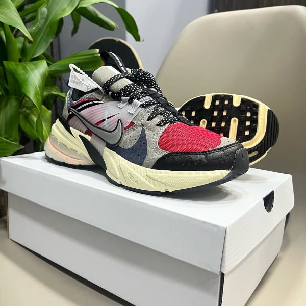 NIKE V2K