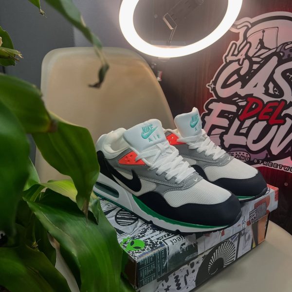 NIKE AIR MAX CORRELATE