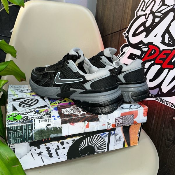 NIKE V2K - Imagen 2