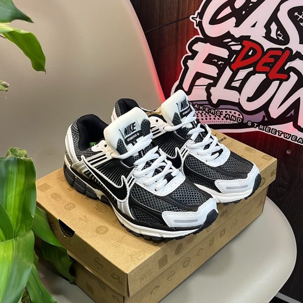 NIKE ZOOM VOMERO 5