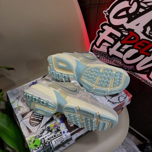 NIKE V2K GREY - Imagen 2