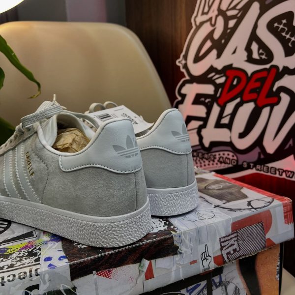 ADIDAS GAZELLE GRIS - Imagen 3