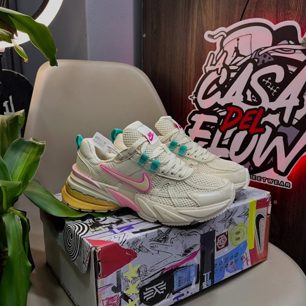 NIKE V2K ROSA CON BLANCO