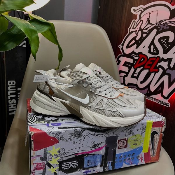 NIKE V2K