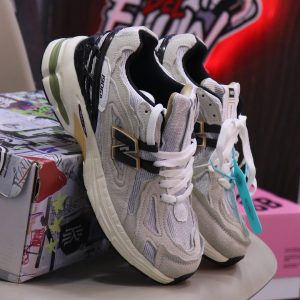 NEW BALANCE 1906R