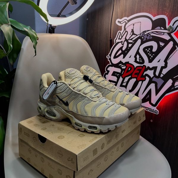 NIKE TN AIR MAX PLUS DESIERTO