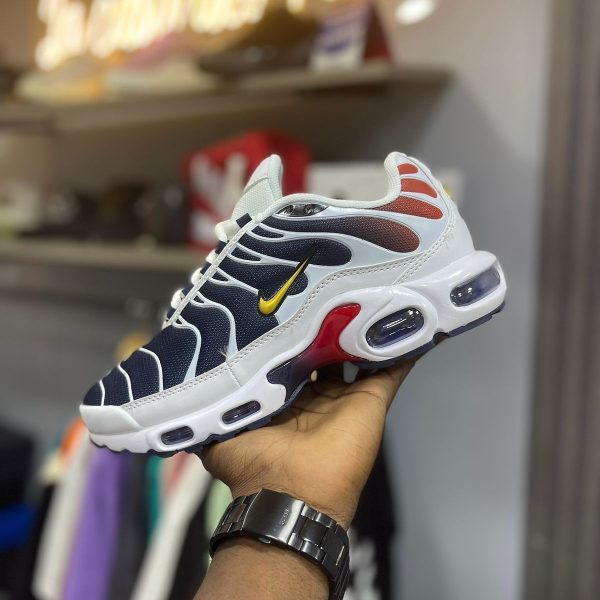 NIKE TN AIR MAX PLUS