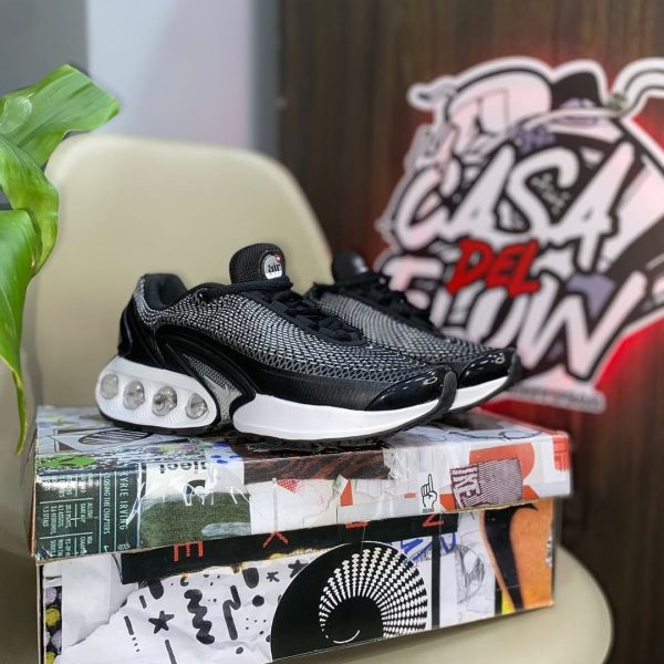 NIKE AIR MAX DN NEGRO - Imagen 4
