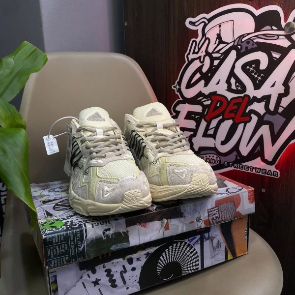 ADIDAS RESPONSE CL X BAD BUNNY - Imagen 5