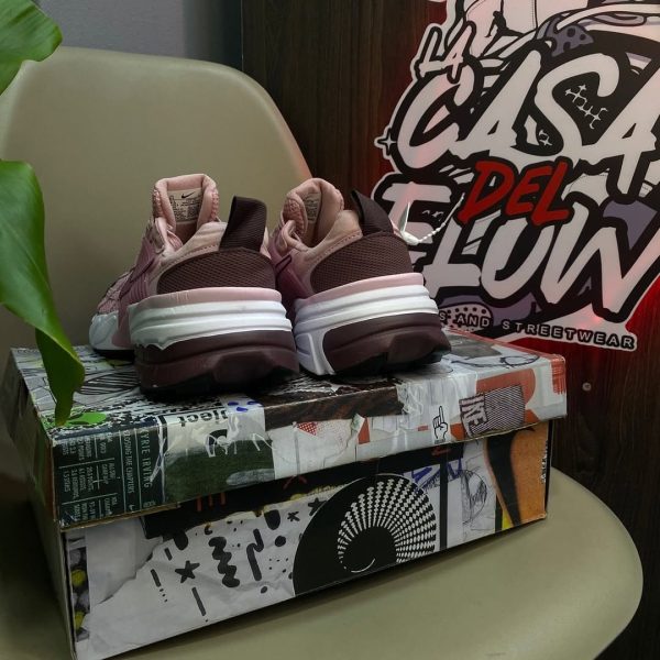 NIKE V2K ROSADO - Imagen 2
