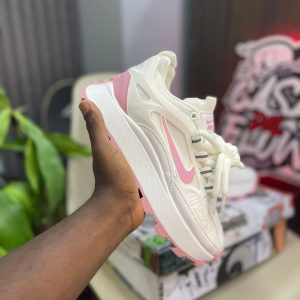 NIKE BAILLELI