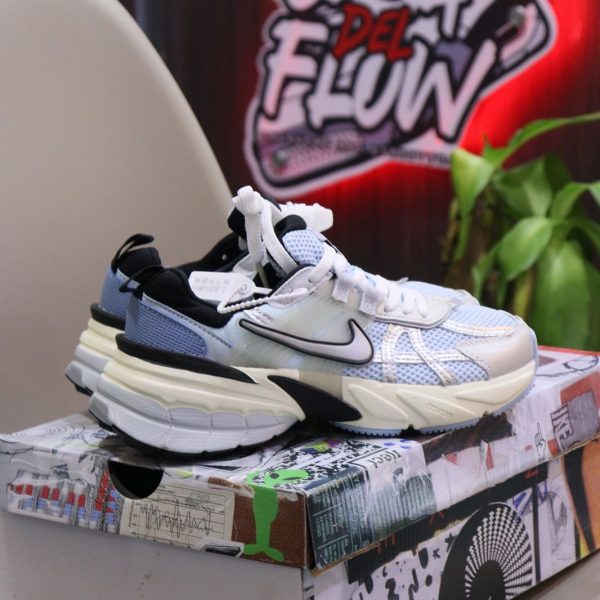 NIKE V2K