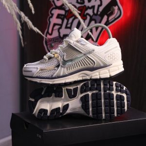 NIKE ZOOM VOMERO 5 "GREY"