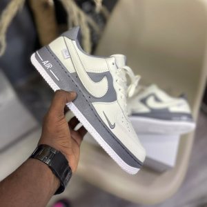 NIKE AIR FORCE ONE