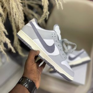 NIKE DUNK LOW "LIGHT CARBON"