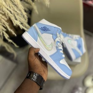 NIKE AIR JORDAN RETRO 1 EN BOTA